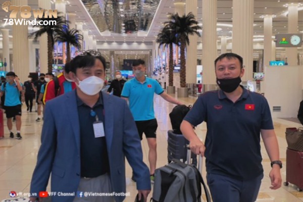 U23 Việt Nam đã tới UAE sau hơn 12 tiếng di chuyển