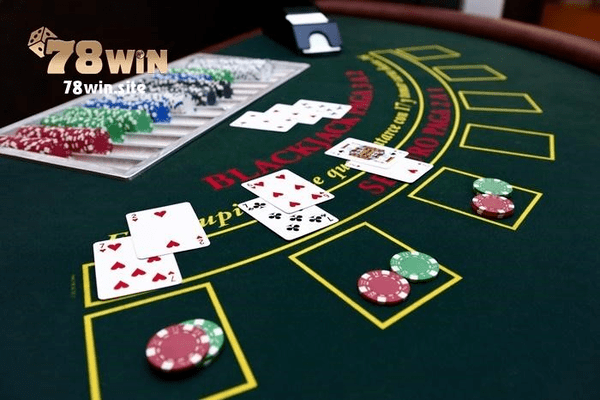 Người chơi Blackjack online 78win cần xem xét điểm của 2 lá bài đầu để ra quyết định