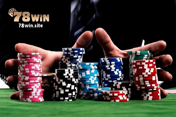 Sau khi chọn game bài Poker 78win, bạn sẽ bước vào các vòng cược